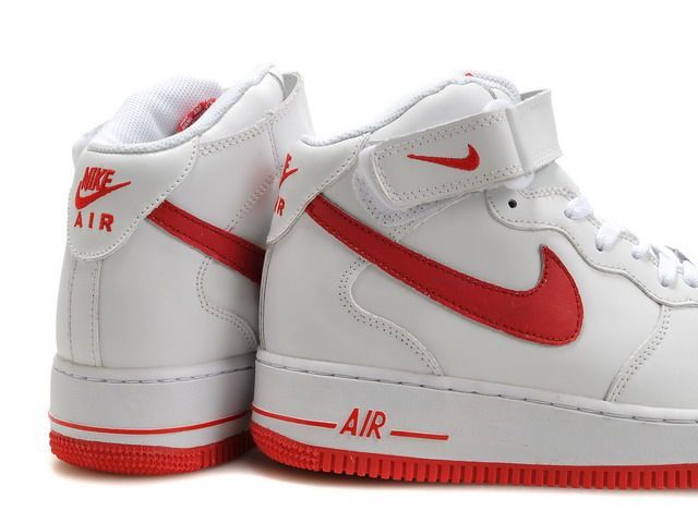 air force one rouge et blanche femme