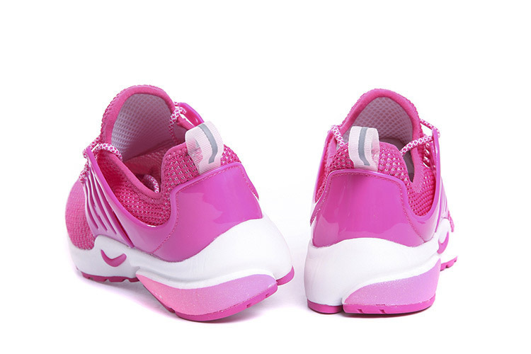 basket nike blanche et rose