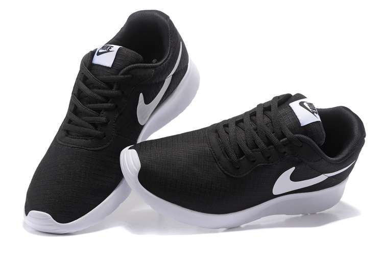chaussure nike noir et blanche femme chaussure nike noir et blanche femme