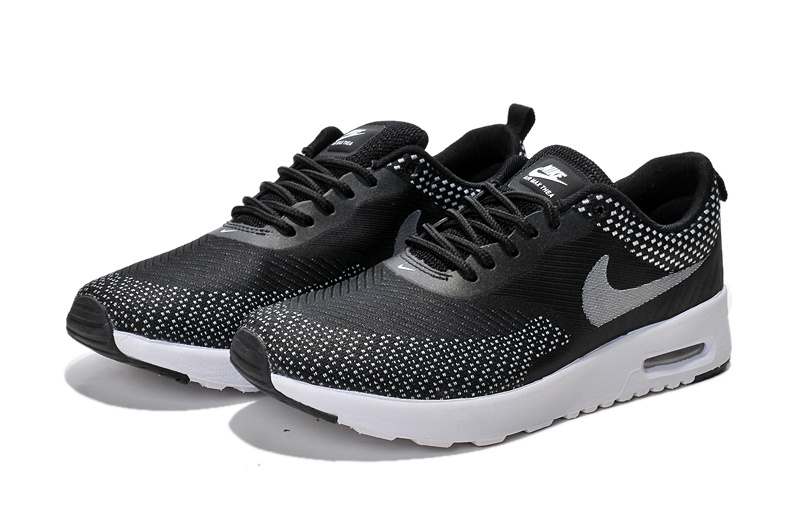 nike thea noire et blanche
