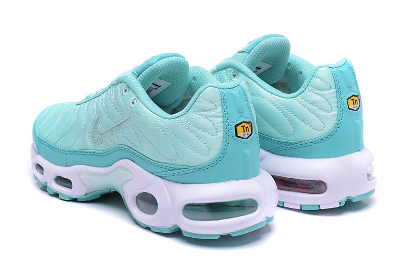 nike tn requin femme verte
